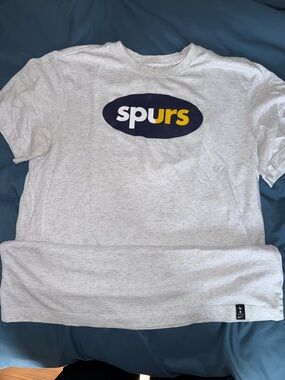 Nike Men's Light Gray Spurs Logo T-Shirt